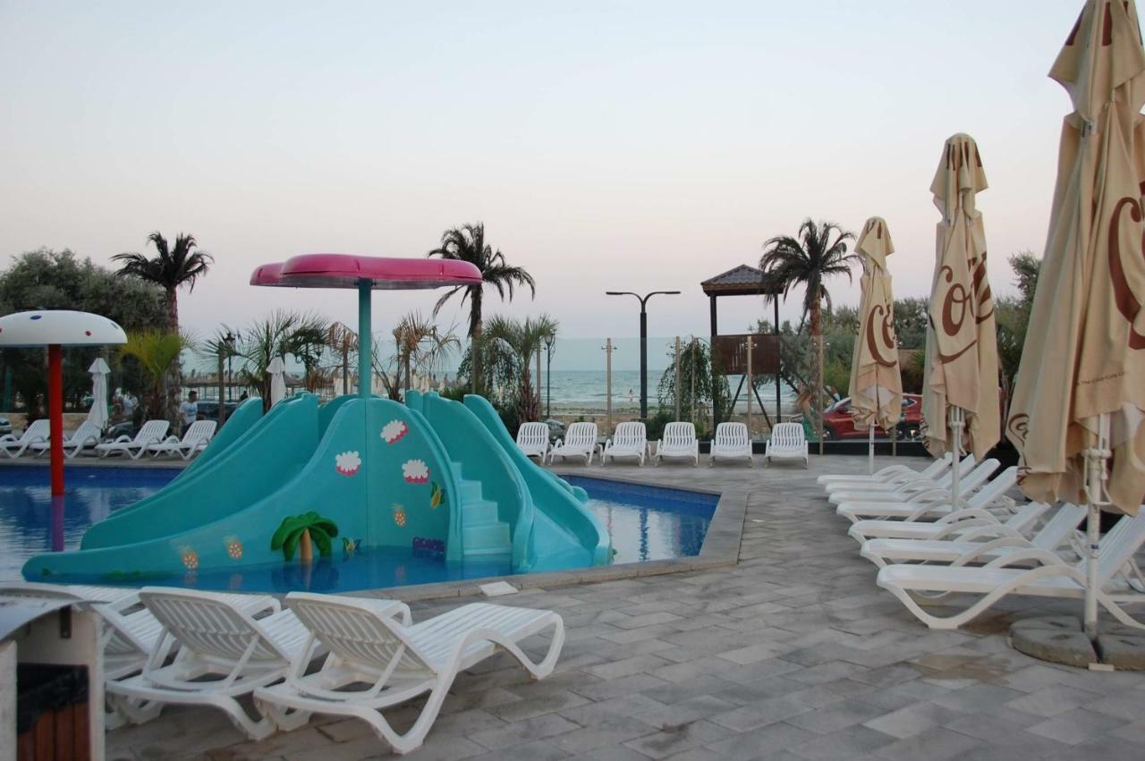 Umi Apartment Alezzi Resort Năvodari Kültér fotó